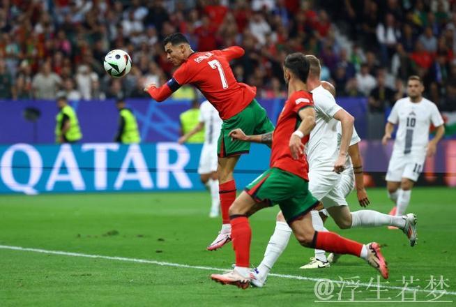 米多怒批C罗:他过于独自进攻,甚至角球都想直接射门 米多怒批C罗:他过于独自进攻,甚至角球都想直接射门